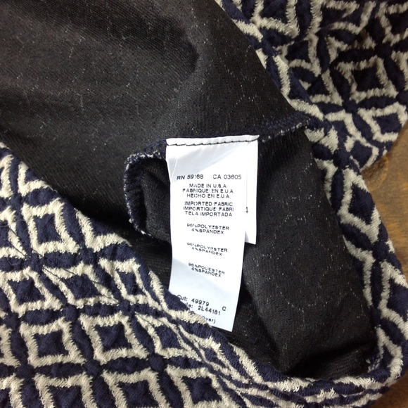 Karen Kane Blue-Cream Diamond Print Stretc… - Picture 5 of 6